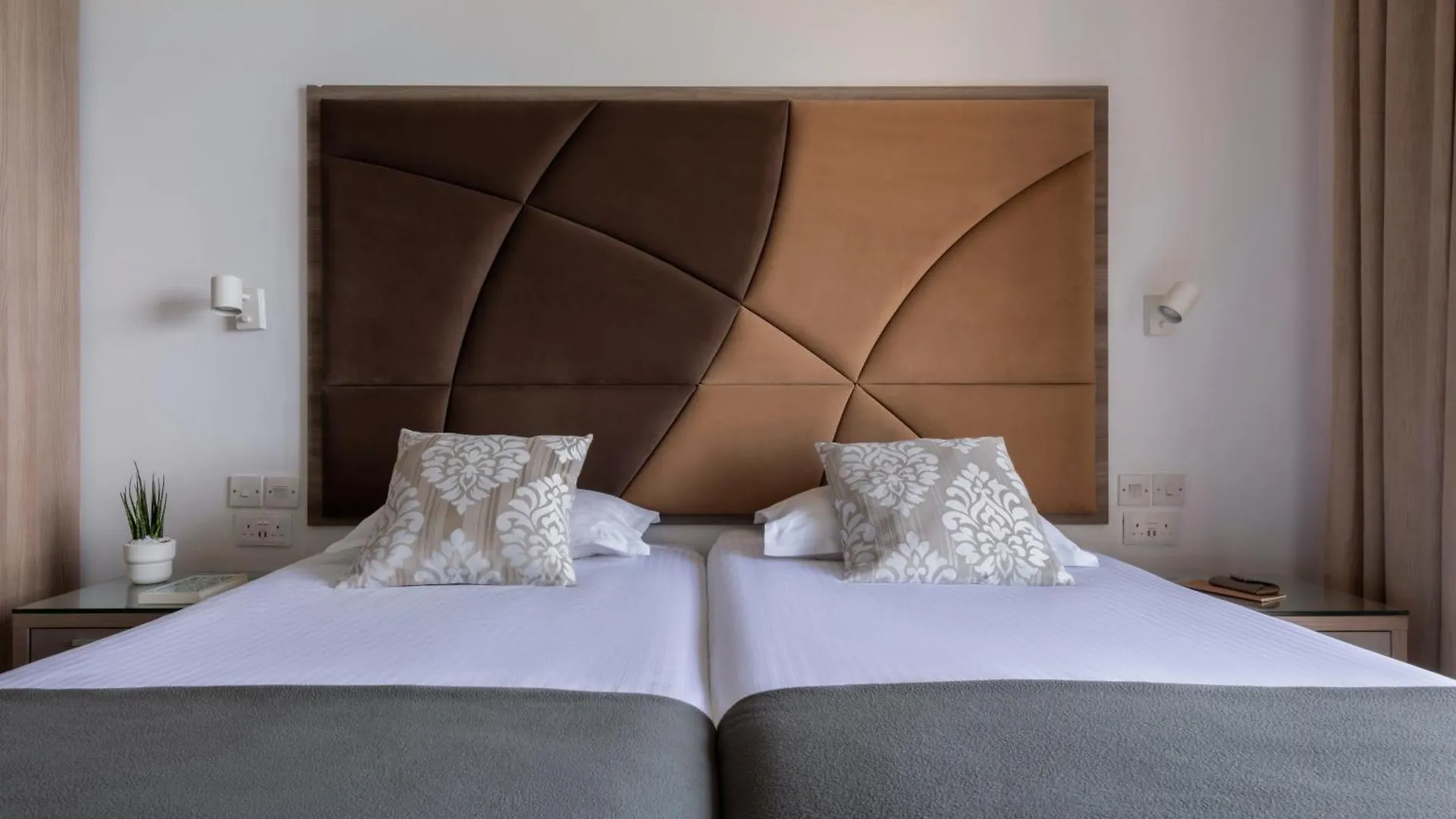 Plaza Regency Hotels Sliema